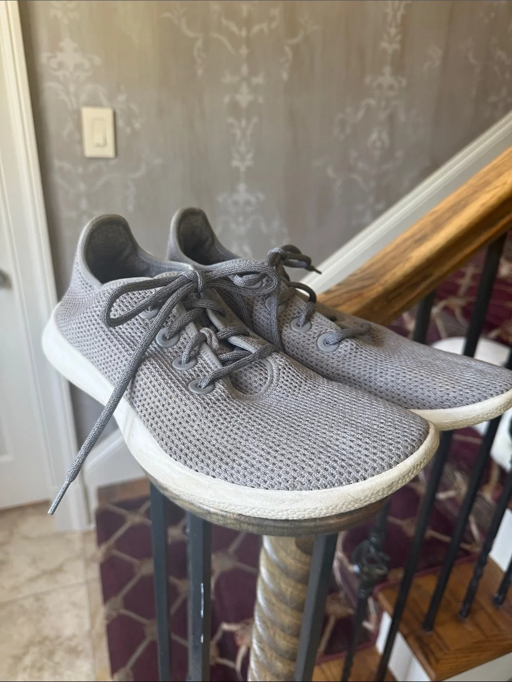 ALLBIRDS men’s shoe size 11 very good condition
